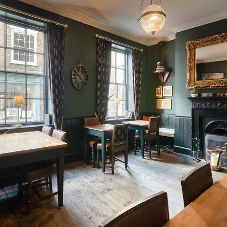 The Fat Badger 4*