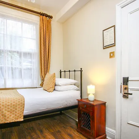 The Fat Badger Мини-отель 4*