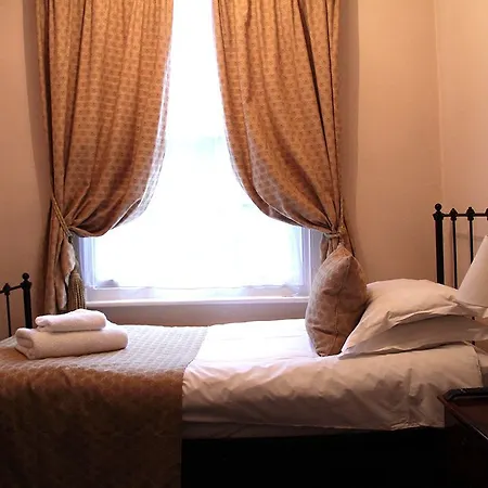 Мини-отель The Fat Badger 4*